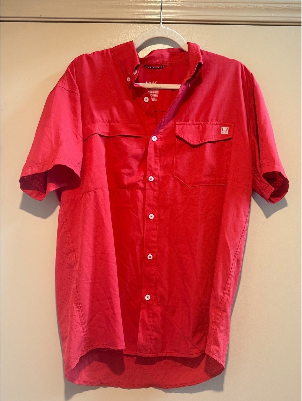 Huk Men's Red Short Sleeve Performance Shirt Size M